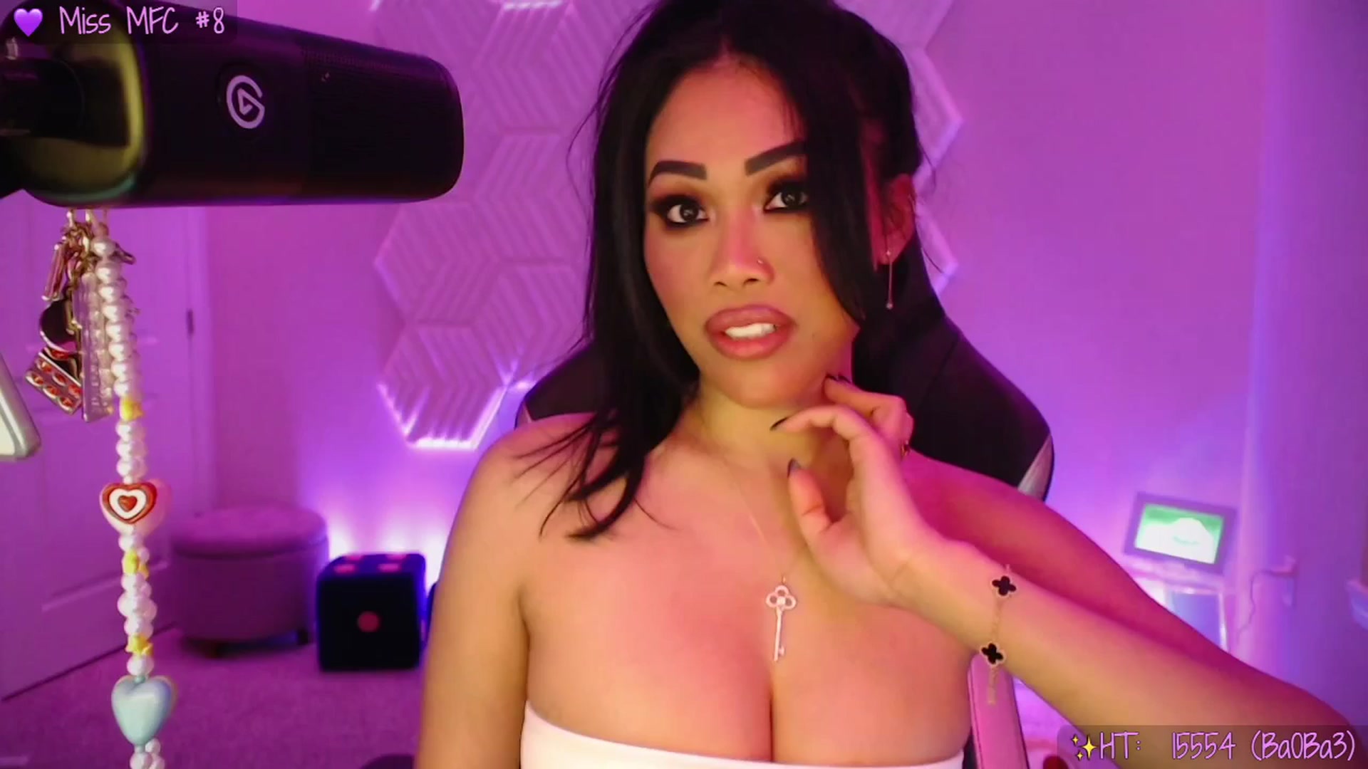 Gallery image thumbnail from SinCityVEE's myfreecams stream on, 04/18/2026, 06:16 image 16 of 20