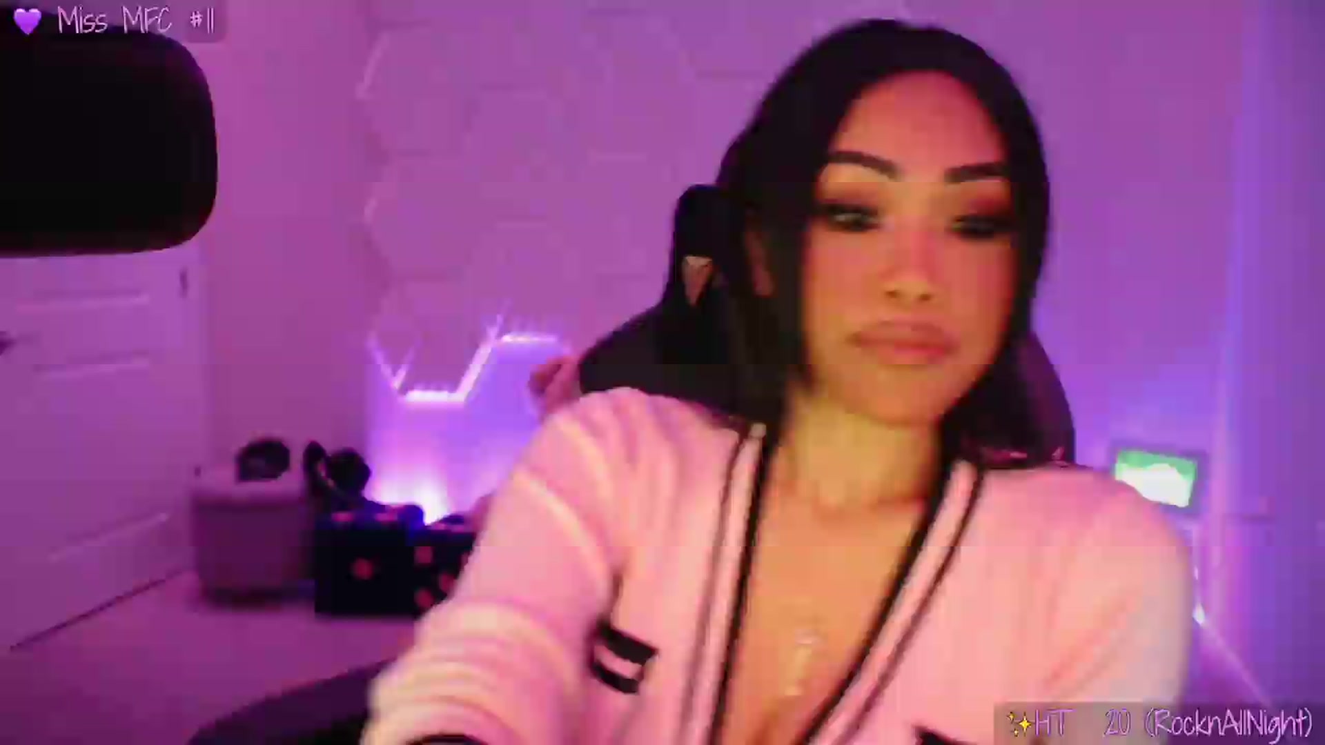 Gallery image thumbnail from SinCityVEE's myfreecams stream on, 04/23/2026, 08:07 image 1 of 20