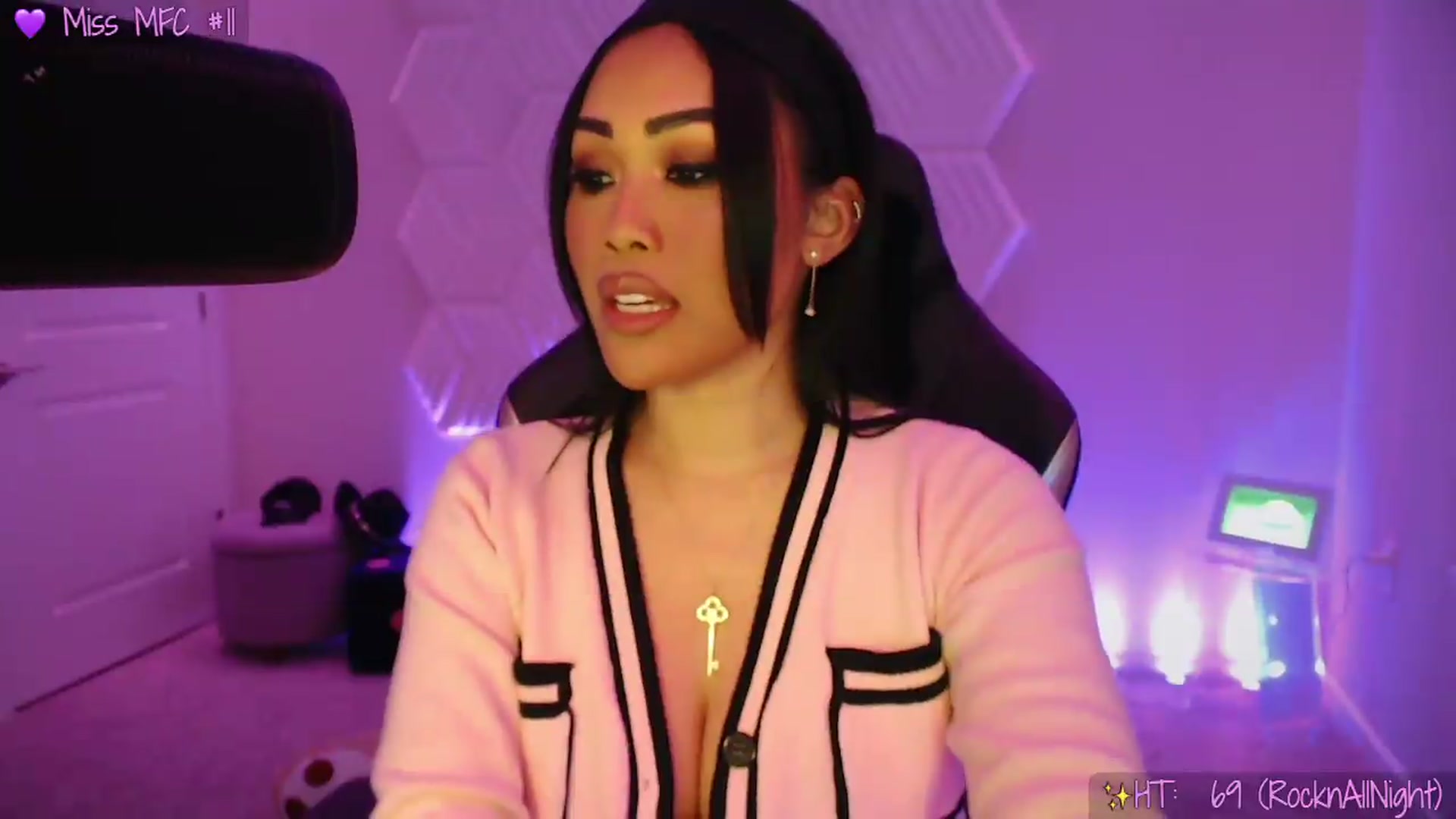 Gallery image thumbnail from SinCityVEE's myfreecams stream on, 04/23/2026, 08:07 image 2 of 20