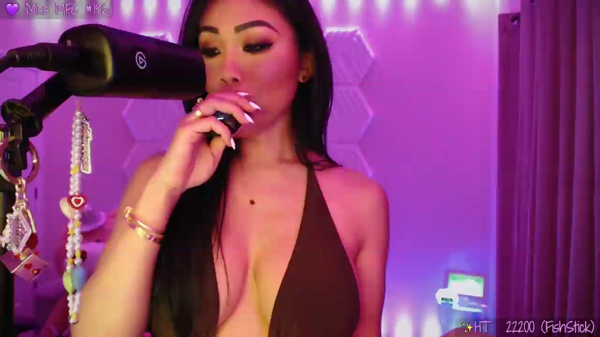 Gallery image thumbnail from SinCityVEE's myfreecams stream on, 05/13/2026, 08:23 image 17 of 20