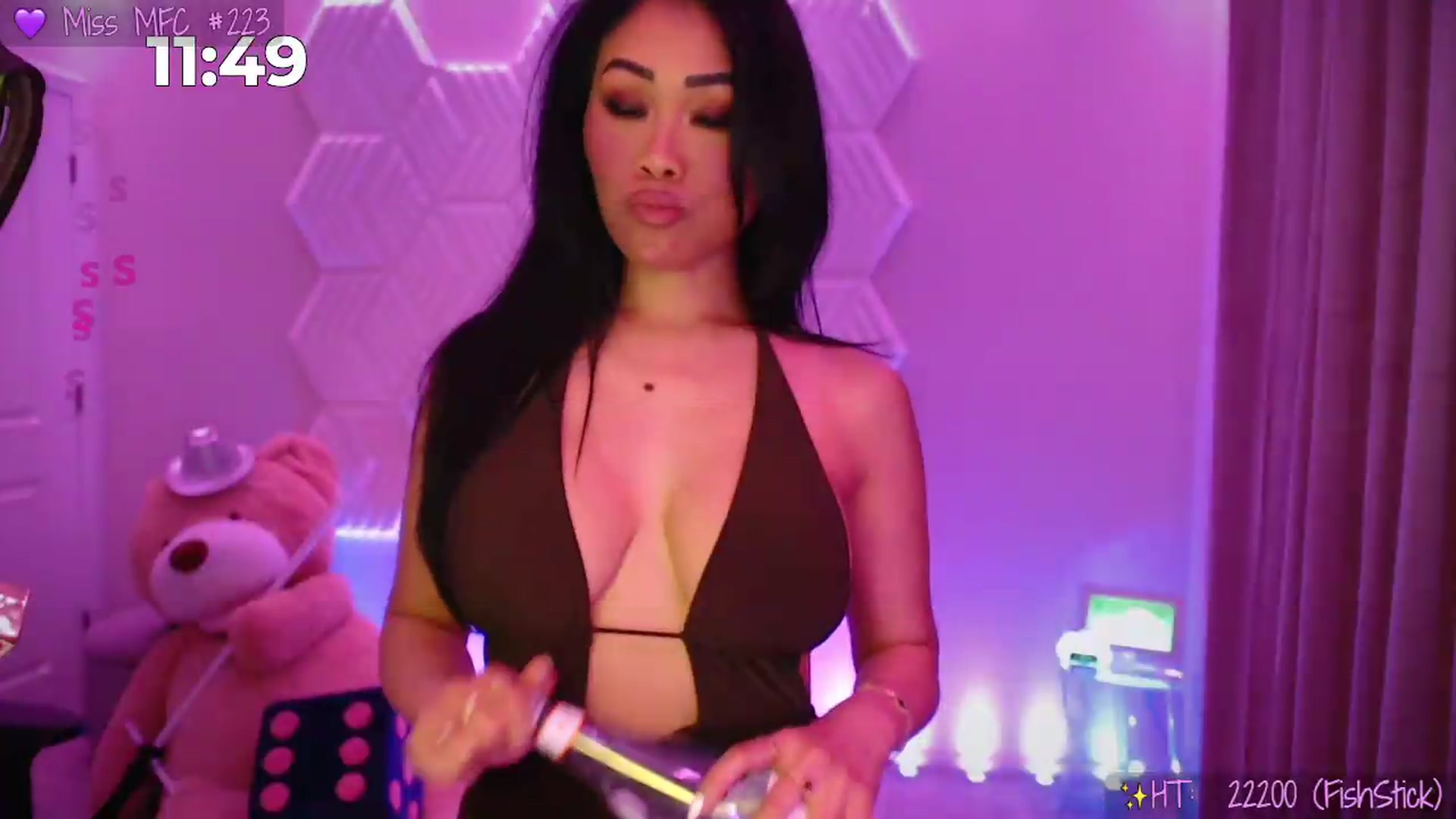 Gallery image thumbnail from SinCityVEE's myfreecams stream on, 05/13/2026, 08:23 image 8 of 20
