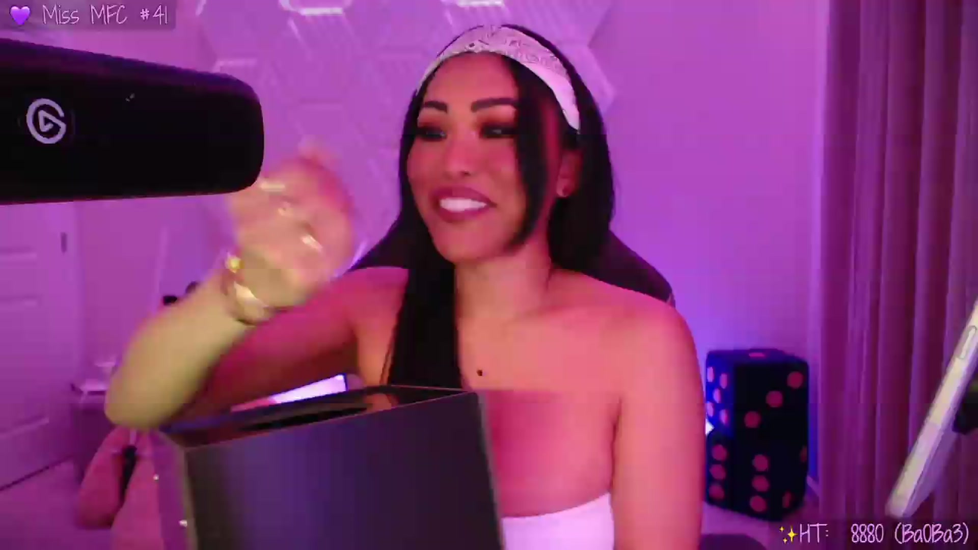 Gallery image thumbnail from SinCityVEE's myfreecams stream on, 05/22/2026, 05:24 image 9 of 20