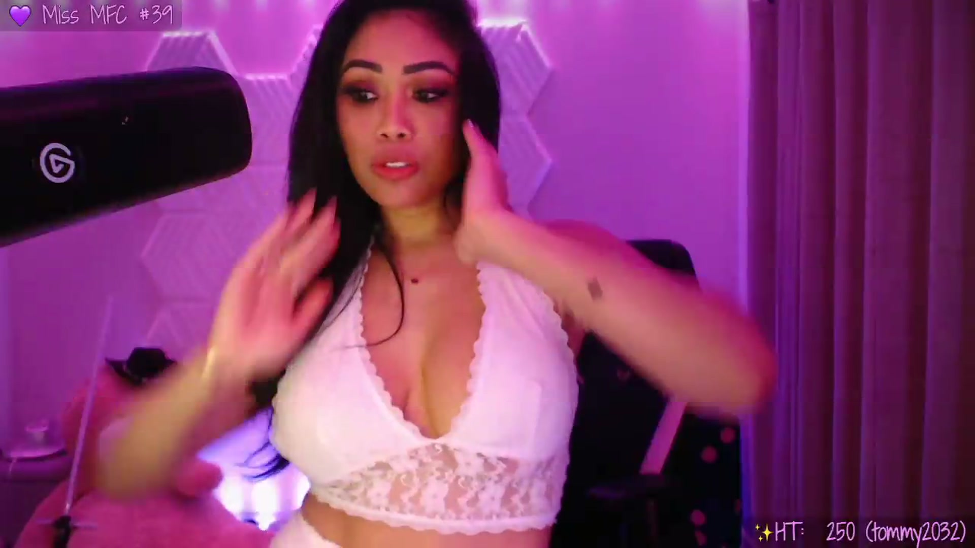 Gallery image thumbnail from SinCityVEE's myfreecams stream on, 05/24/2026, 07:13 image 3 of 20