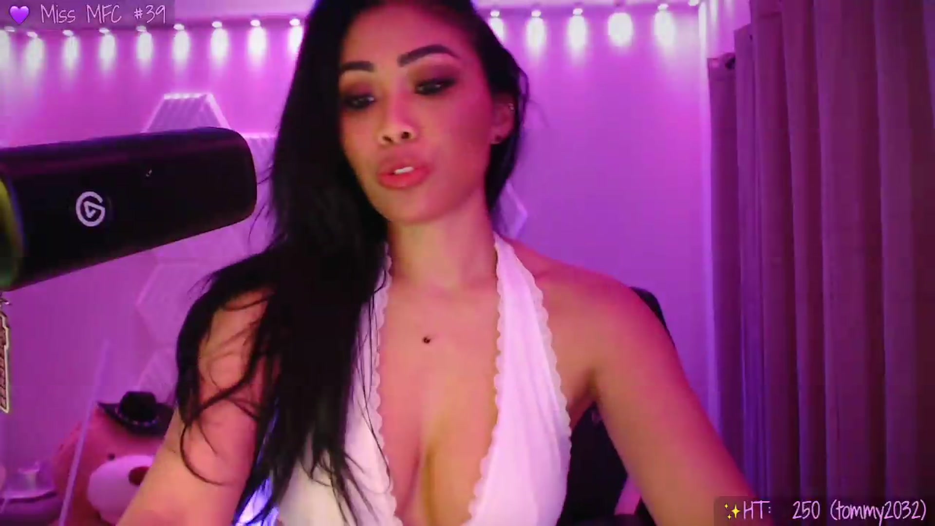 Gallery image thumbnail from SinCityVEE's myfreecams stream on, 05/24/2026, 07:13 image 4 of 20