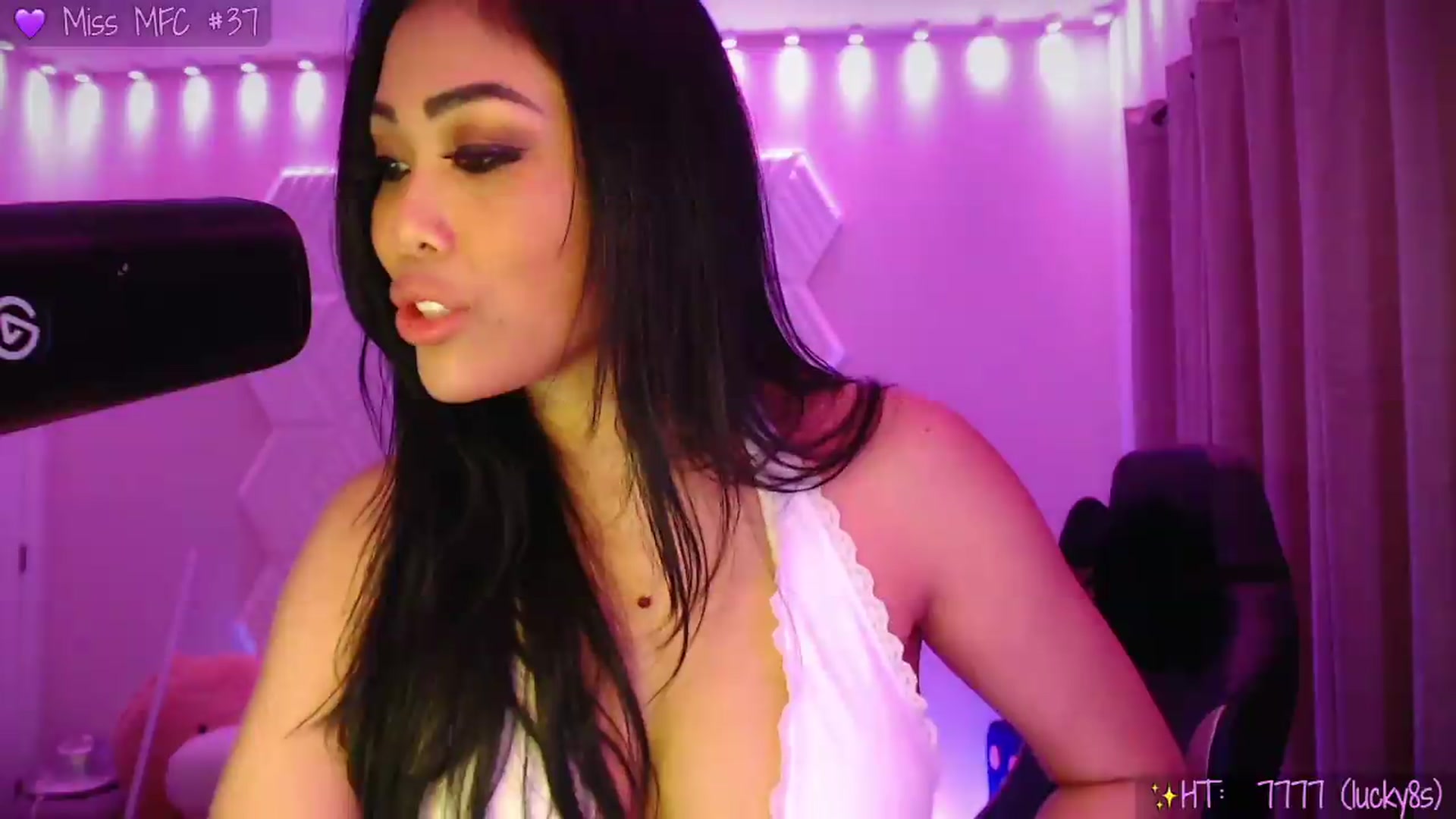 Gallery image thumbnail from SinCityVEE's myfreecams stream on, 05/24/2026, 12:09 image 13 of 20