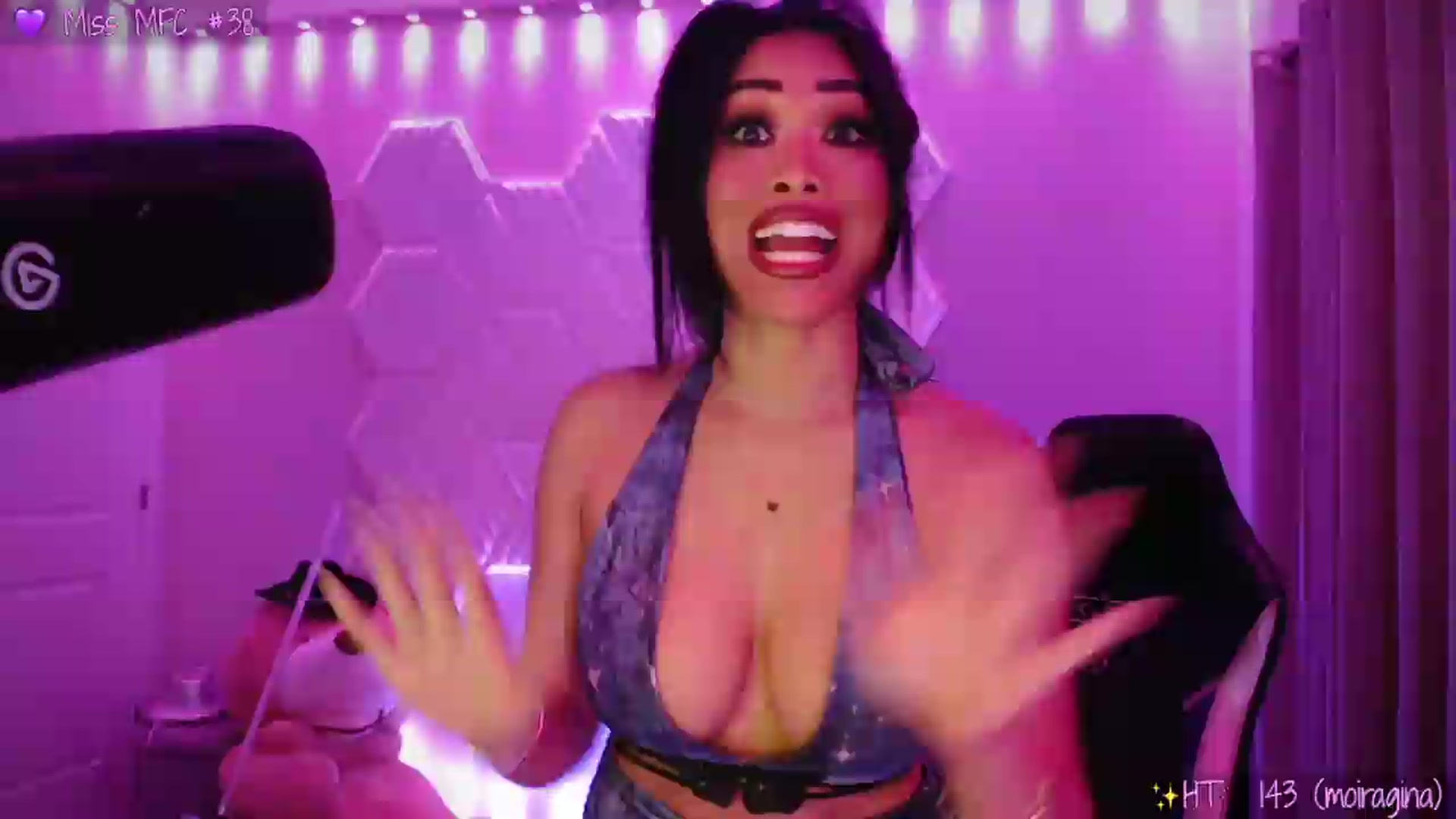 Gallery image thumbnail from SinCityVEE's myfreecams stream on, 05/26/2026, 10:18 image 2 of 20