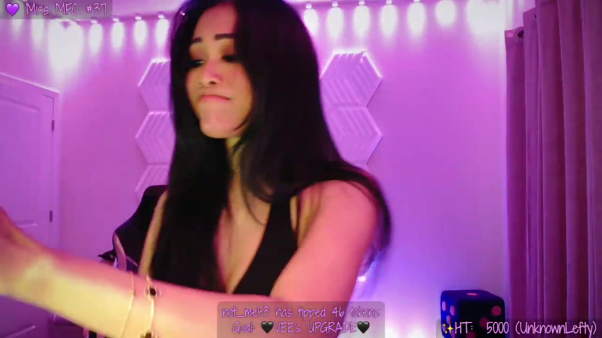 Gallery image thumbnail from SinCityVEE's myfreecams stream on, 05/29/2026, 12:32 image 2 of 20