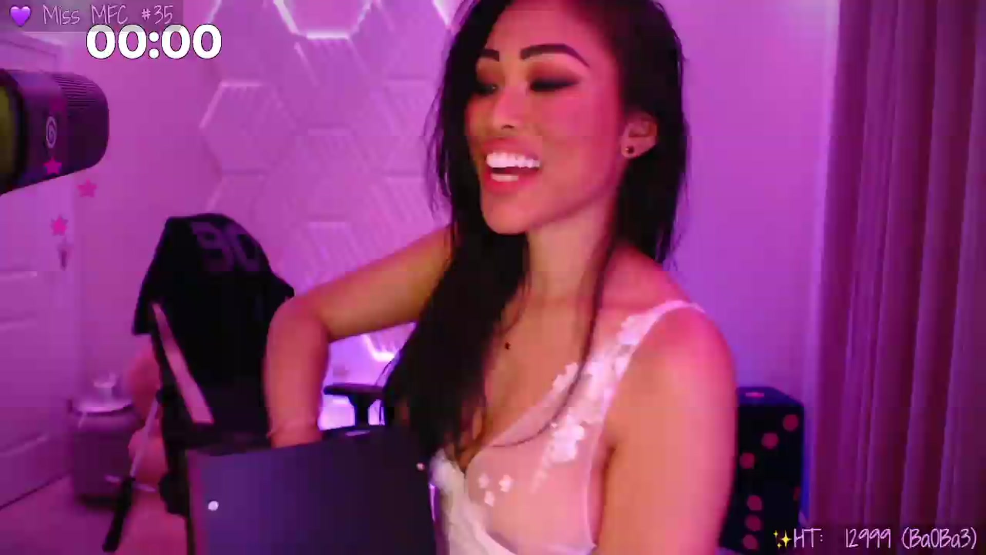 Gallery image thumbnail from SinCityVEE's myfreecams stream on, 05/31/2026, 09:13 image 17 of 20