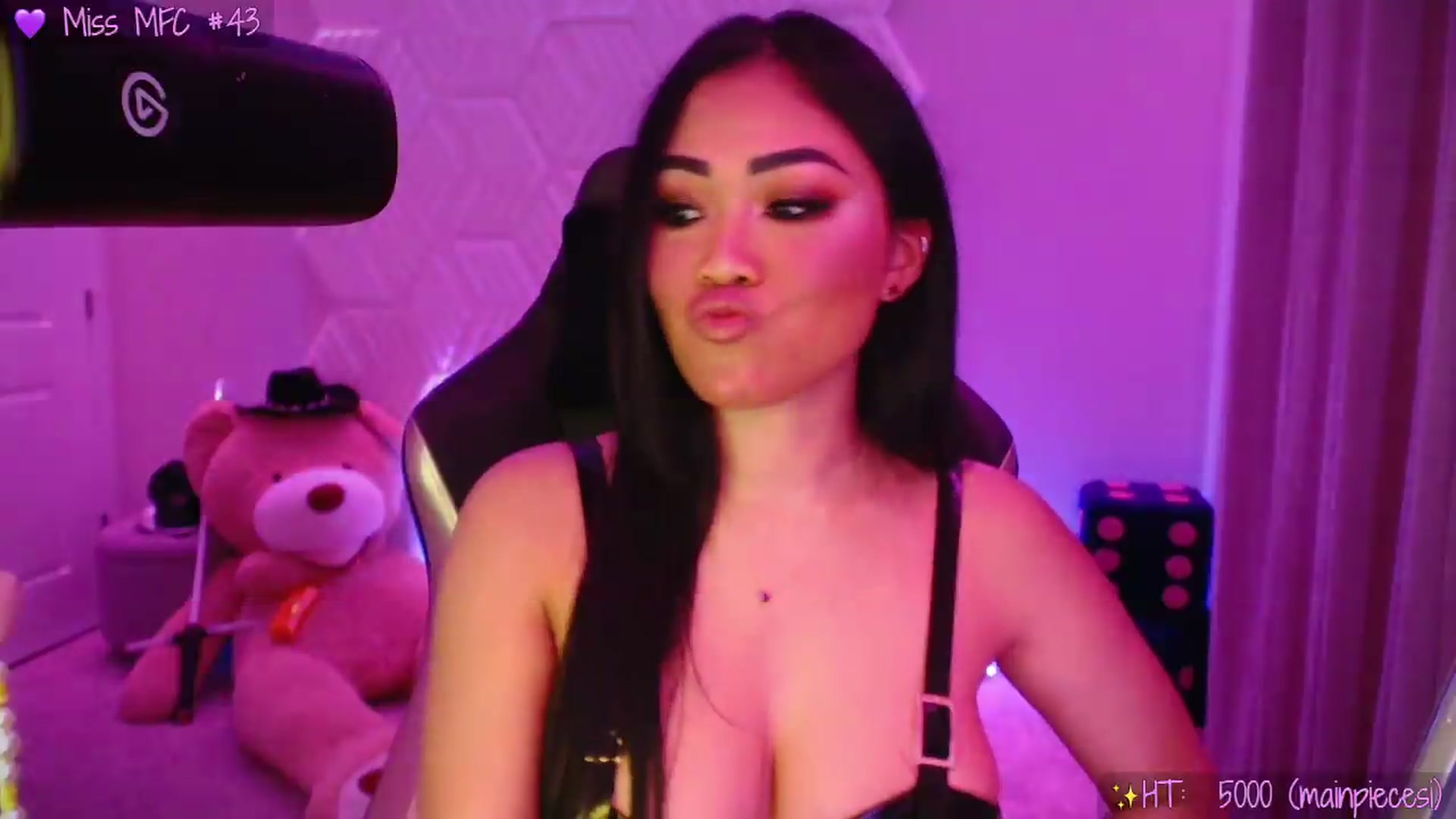 Gallery image thumbnail from SinCityVEE's myfreecams stream on, 07/11/2026, 09:50 image 4 of 20