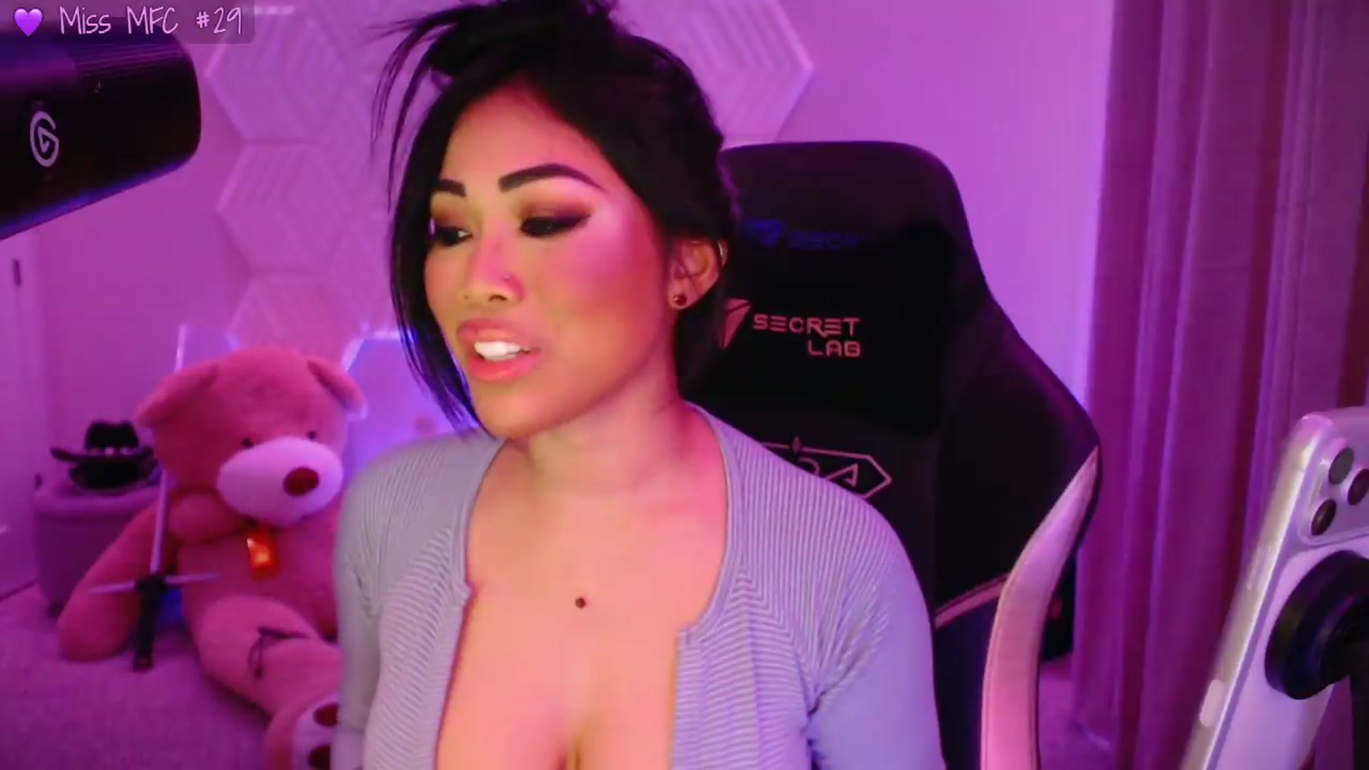 Gallery image thumbnail from SinCityVEE's myfreecams stream on, 07/12/2026, 11:36 image 16 of 20
