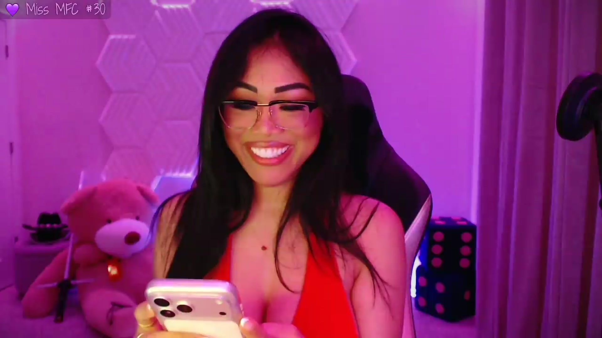 Gallery image thumbnail from SinCityVEE's myfreecams stream on, 07/12/2026, 11:36 image 11 of 20
