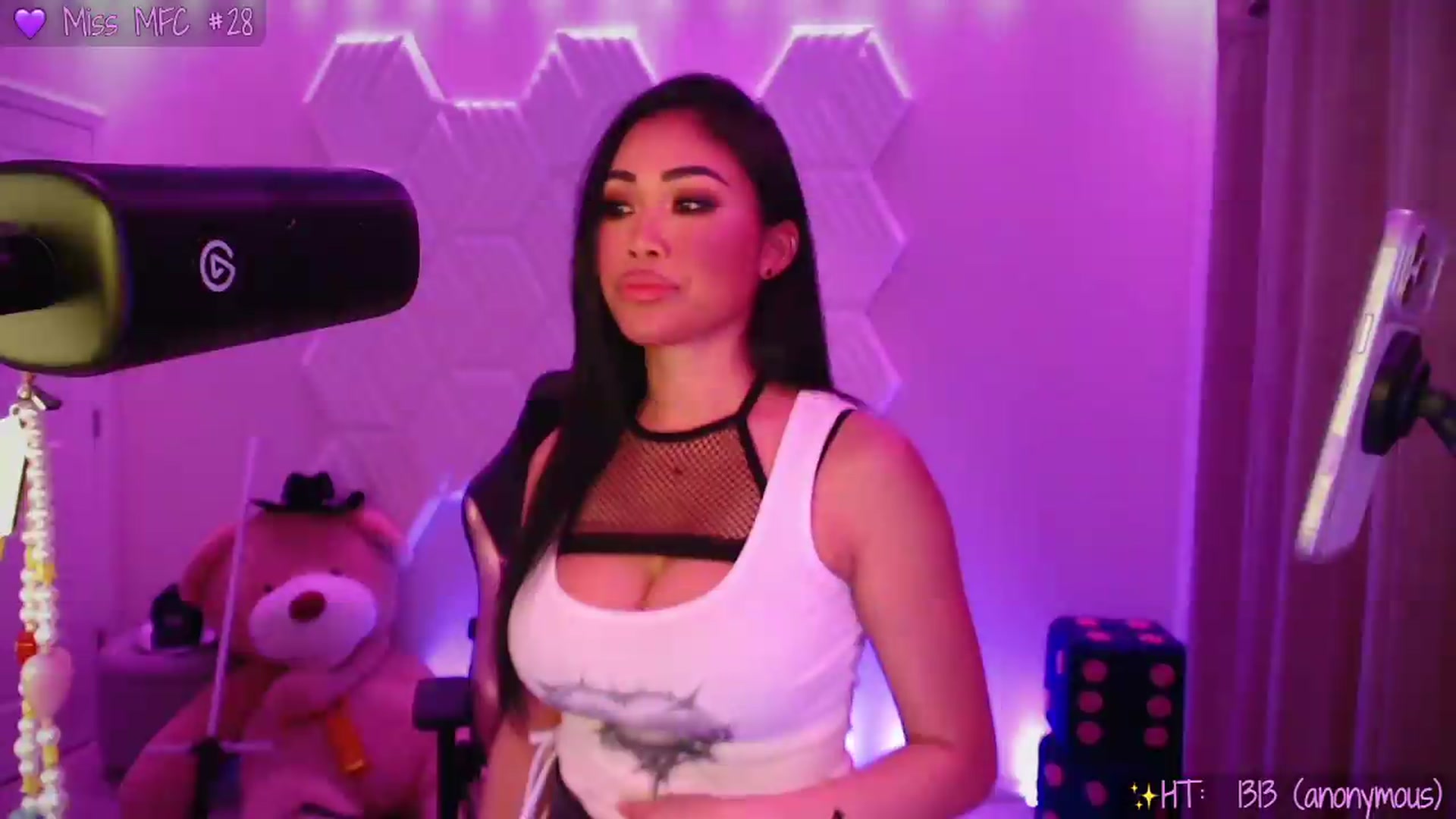 Gallery image thumbnail from SinCityVEE's myfreecams stream on, 07/17/2026, 10:12 image 10 of 20