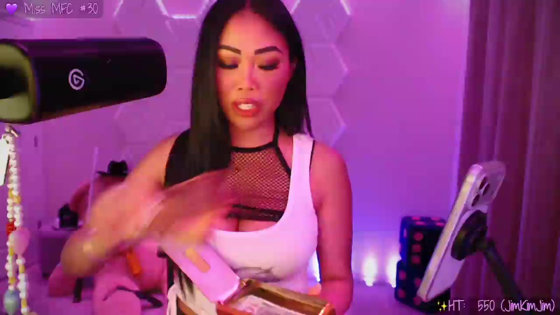 Gallery image thumbnail from SinCityVEE's myfreecams stream on, 07/17/2026, 10:12 image 1 of 20