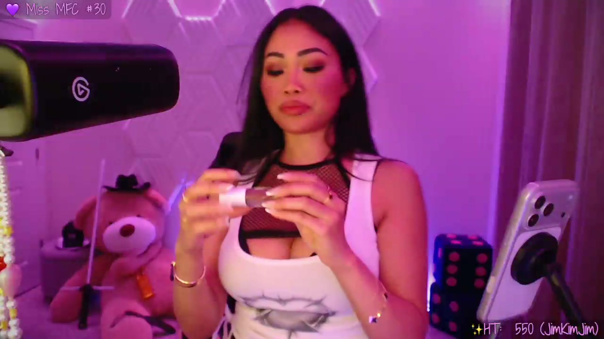 Gallery image thumbnail from SinCityVEE's myfreecams stream on, 07/17/2026, 10:12 image 3 of 20