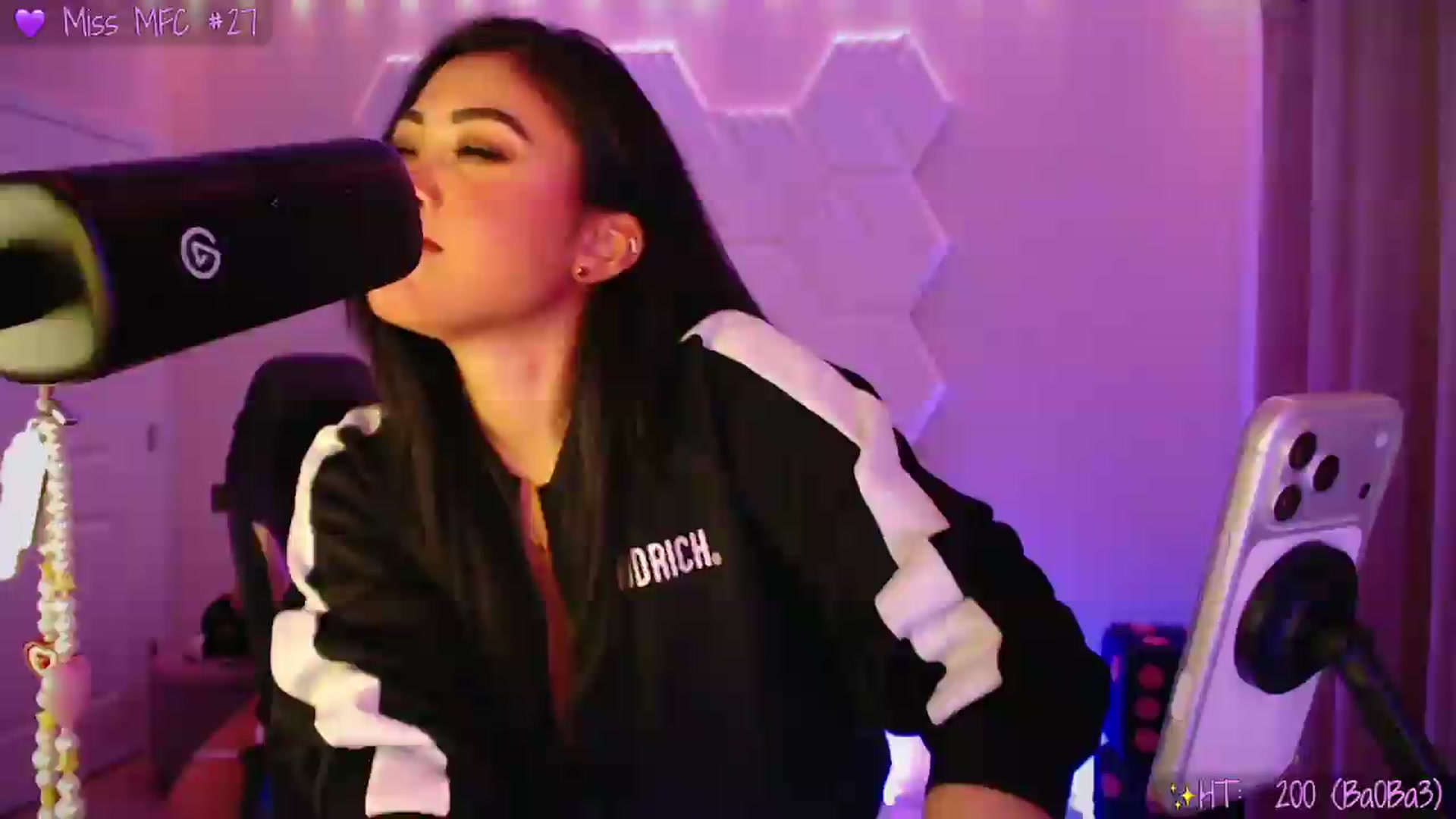 Gallery image thumbnail from SinCityVEE's myfreecams stream on, 07/18/2026, 11:37 image 5 of 20