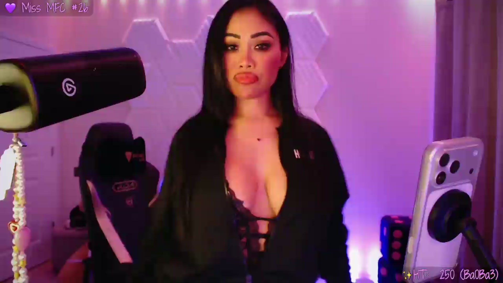 Gallery image thumbnail from SinCityVEE's myfreecams stream on, 07/18/2026, 11:37 image 6 of 20