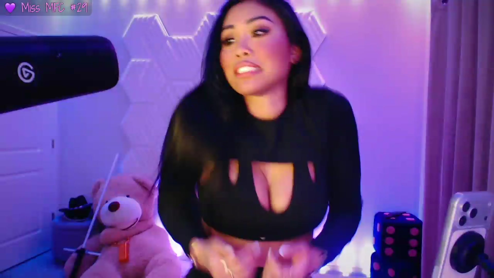 Gallery image thumbnail from SinCityVEE's myfreecams stream on, 07/22/2026, 09:23 image 14 of 20