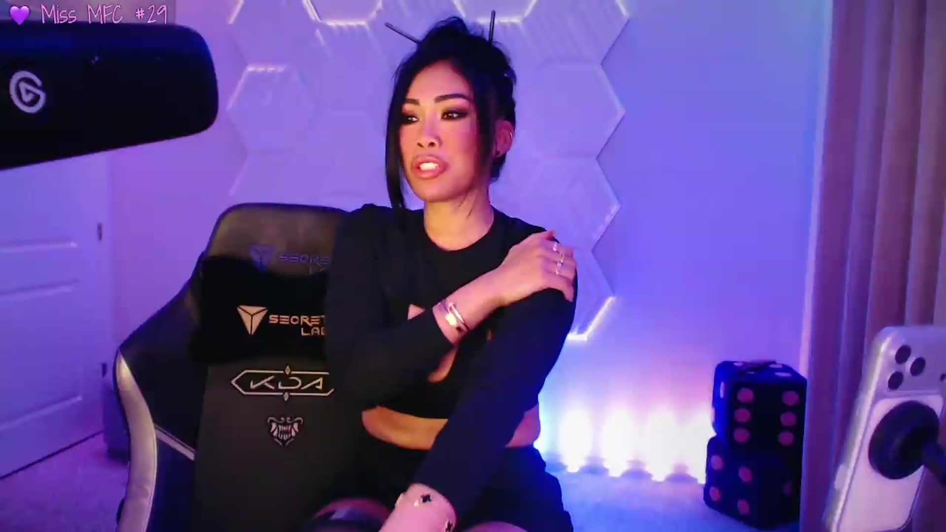 Gallery image thumbnail from SinCityVEE's myfreecams stream on, 07/22/2026, 09:23 image 16 of 20