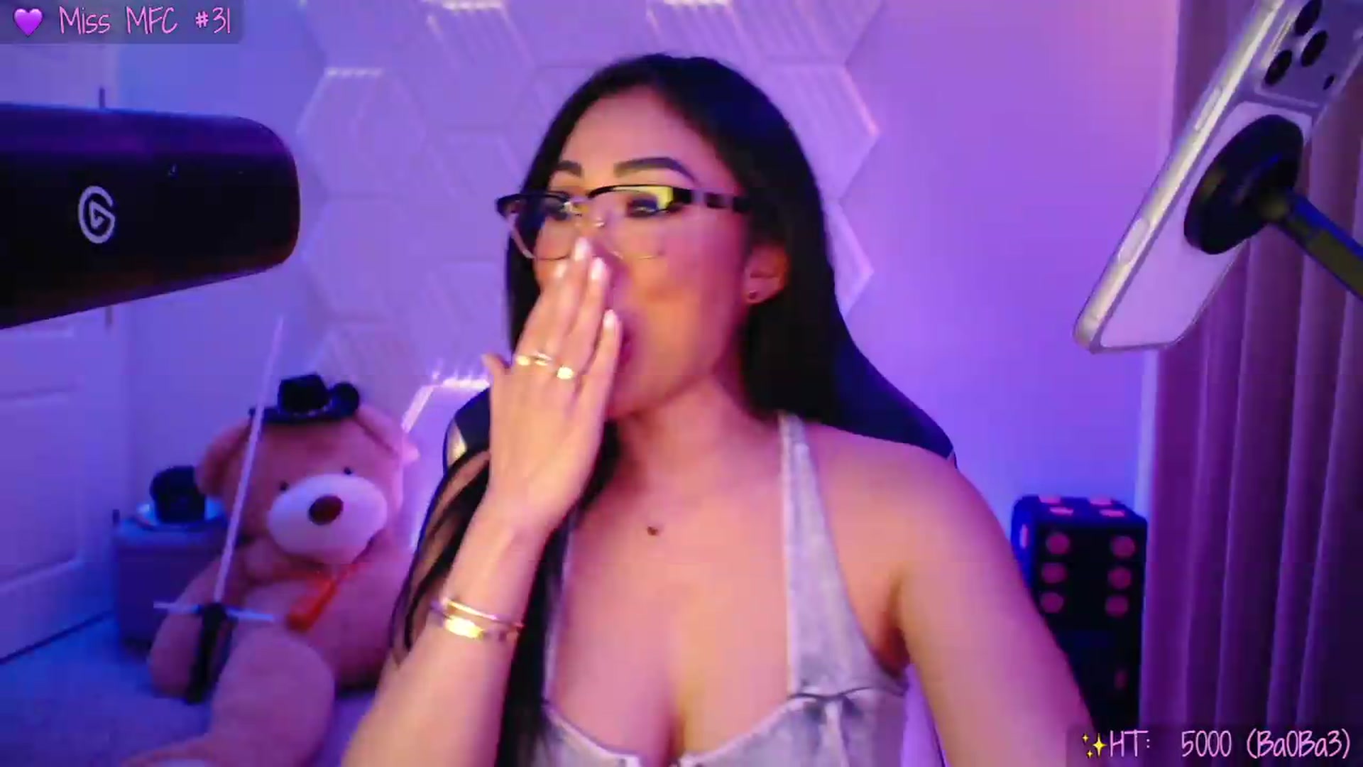 Gallery image thumbnail from SinCityVEE's myfreecams stream on, 07/29/2026, 08:50 image 17 of 20