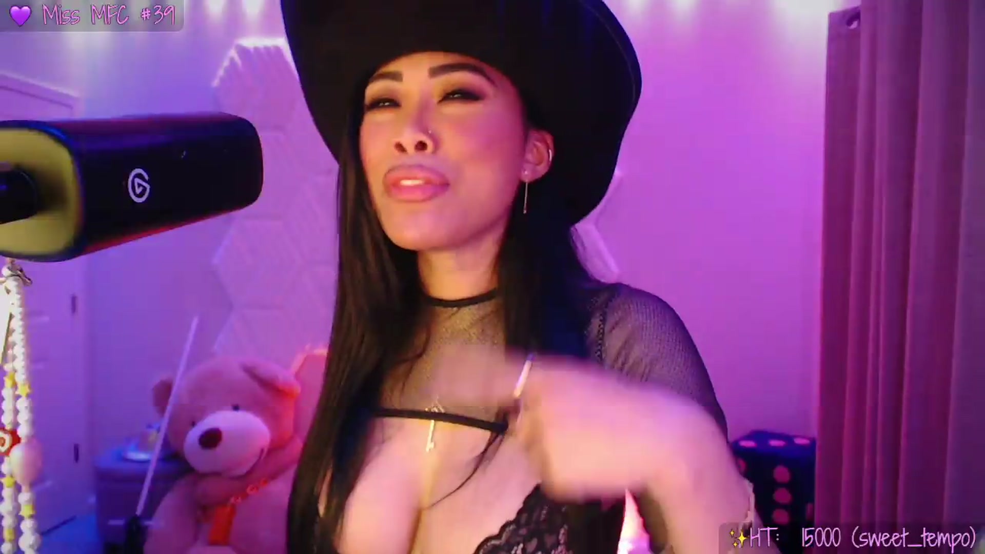 Gallery image thumbnail from SinCityVEE's myfreecams stream on, 08/20/2026, 09:02 image 15 of 20
