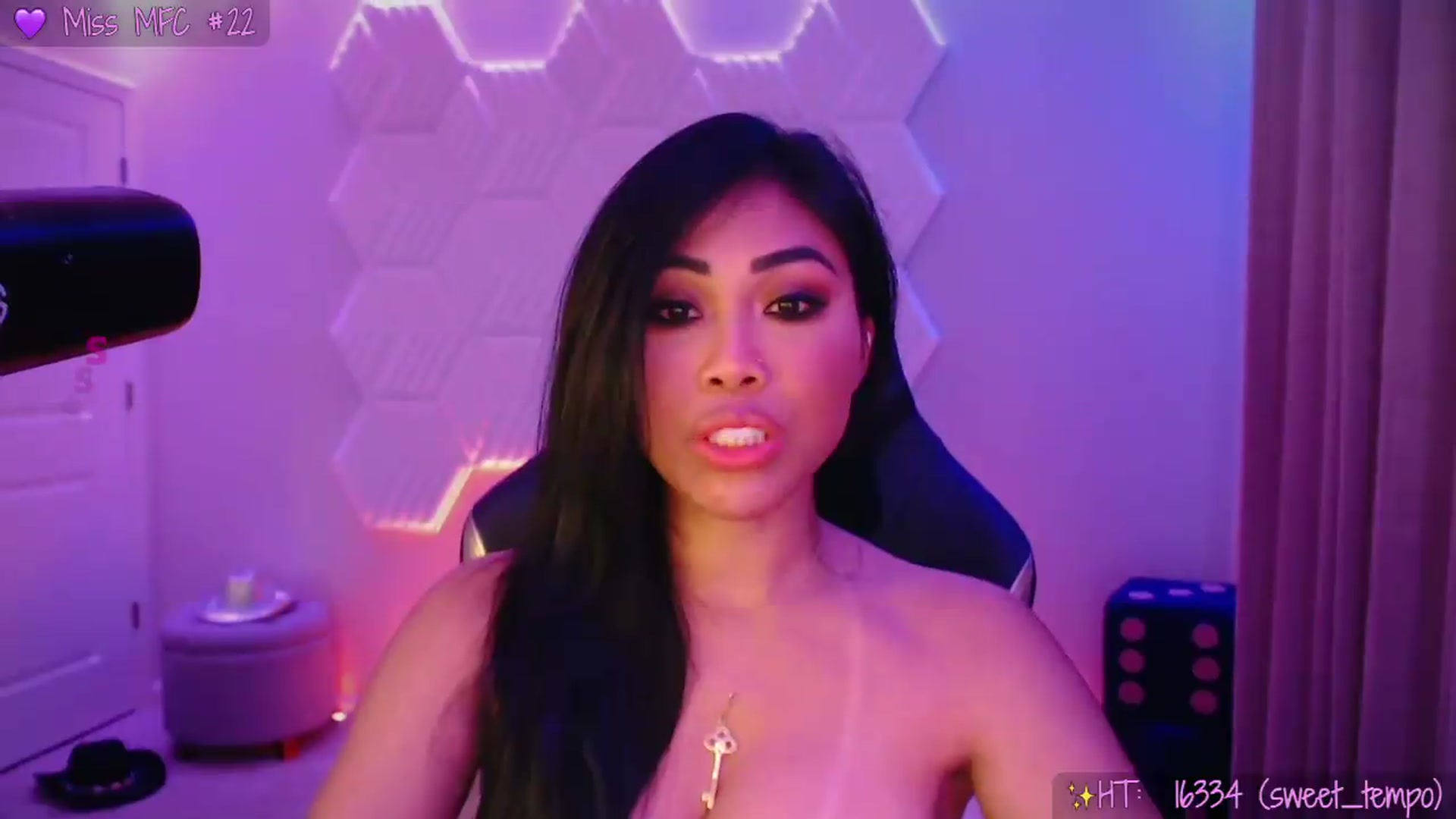Gallery image thumbnail from SinCityVEE's myfreecams stream on, 08/29/2026, 12:12 image 15 of 20