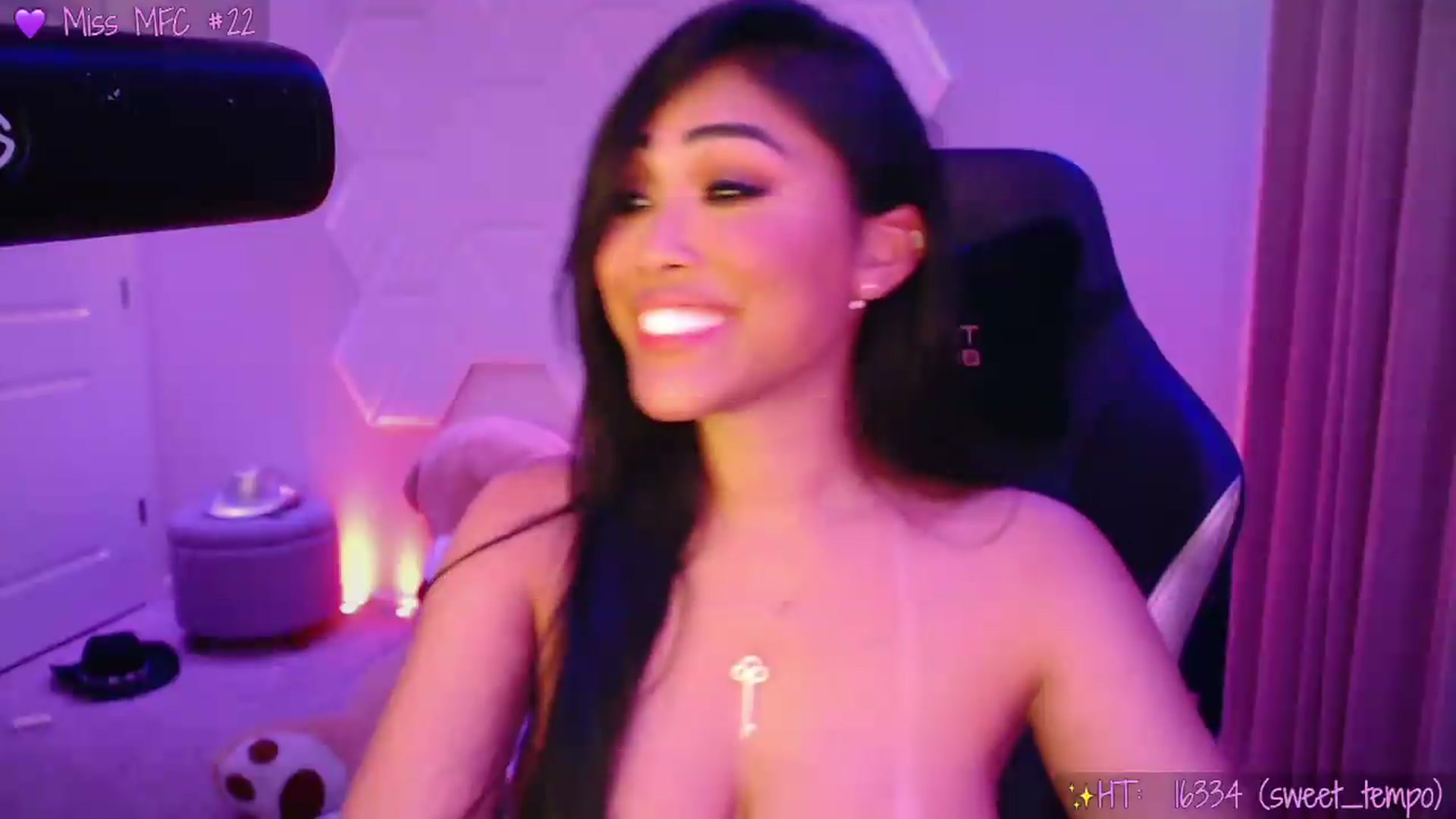 Gallery image thumbnail from SinCityVEE's myfreecams stream on, 08/29/2026, 12:12 image 12 of 20