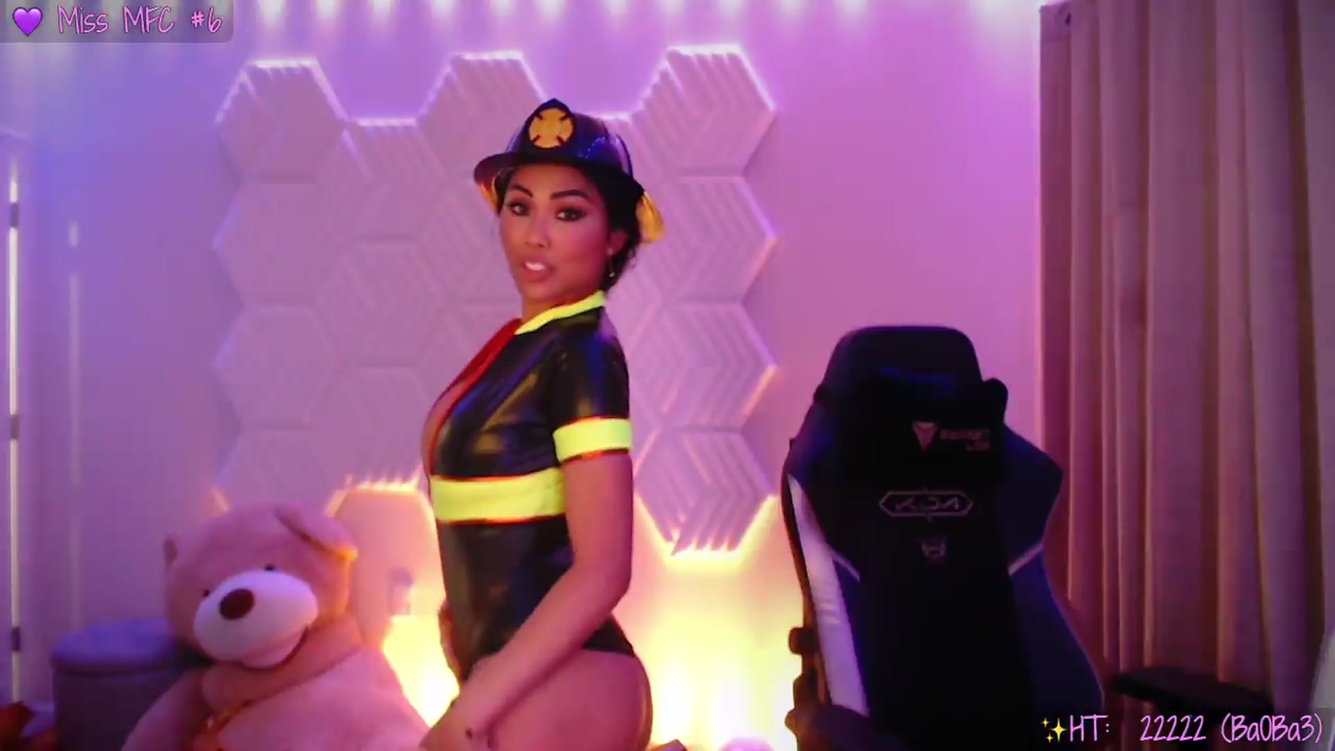 Gallery image thumbnail from SinCityVEE's myfreecams stream on, 09/16/2026, 12:45 image 3 of 20