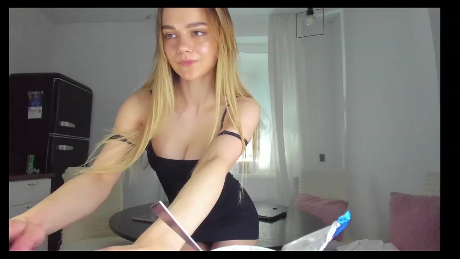 Gallery image thumbnail from SincereSin's myfreecams stream on, 04/02/2023, 18:14 image 11 of 20