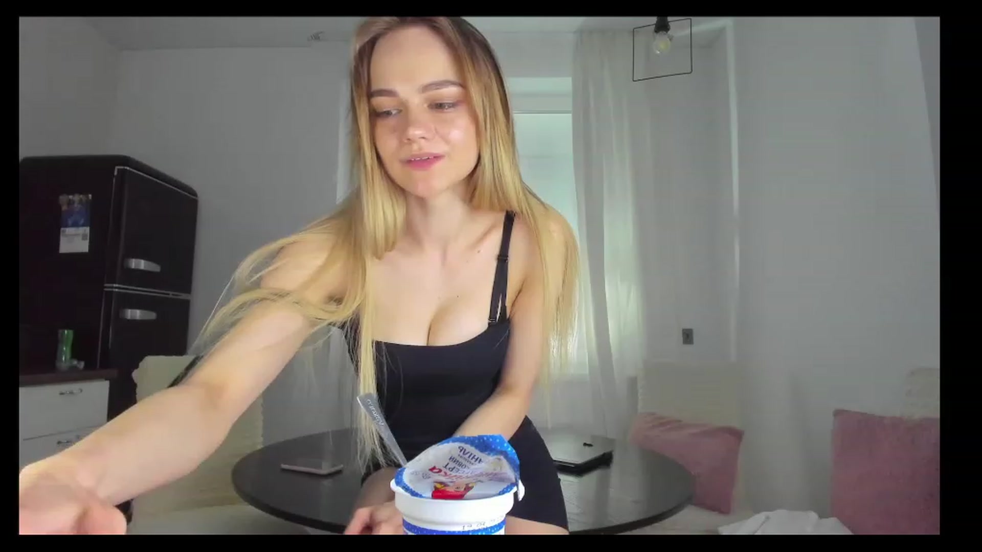 Gallery image thumbnail from SincereSin's myfreecams stream on, 04/02/2023, 18:14 image 13 of 20
