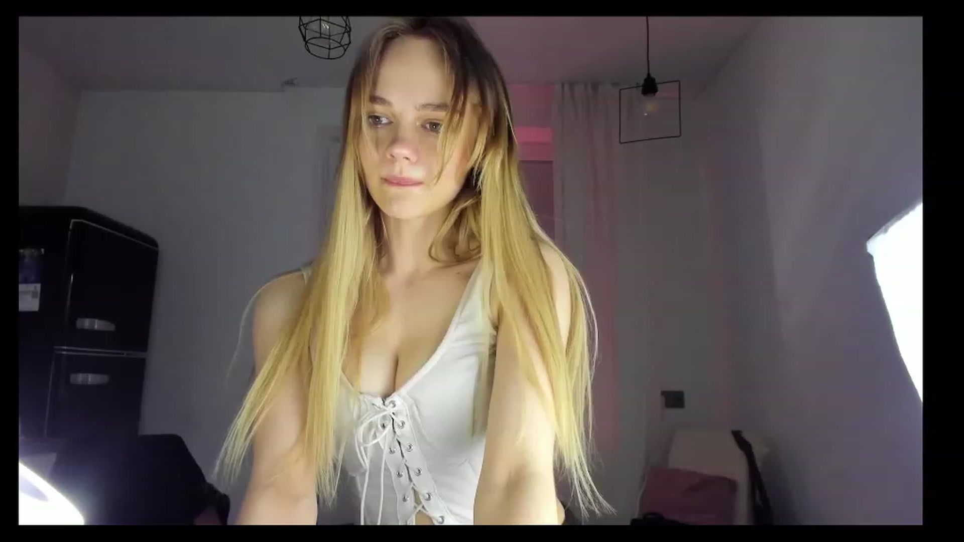 Gallery image thumbnail from SincereSin's myfreecams stream on, 04/06/2023, 20:46 image 7 of 20