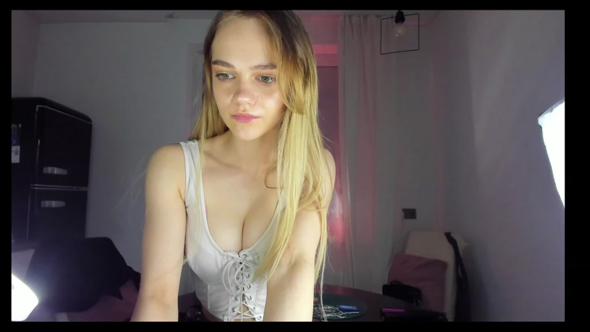 Gallery image thumbnail from SincereSin's myfreecams stream on, 04/06/2023, 20:46 image 2 of 20