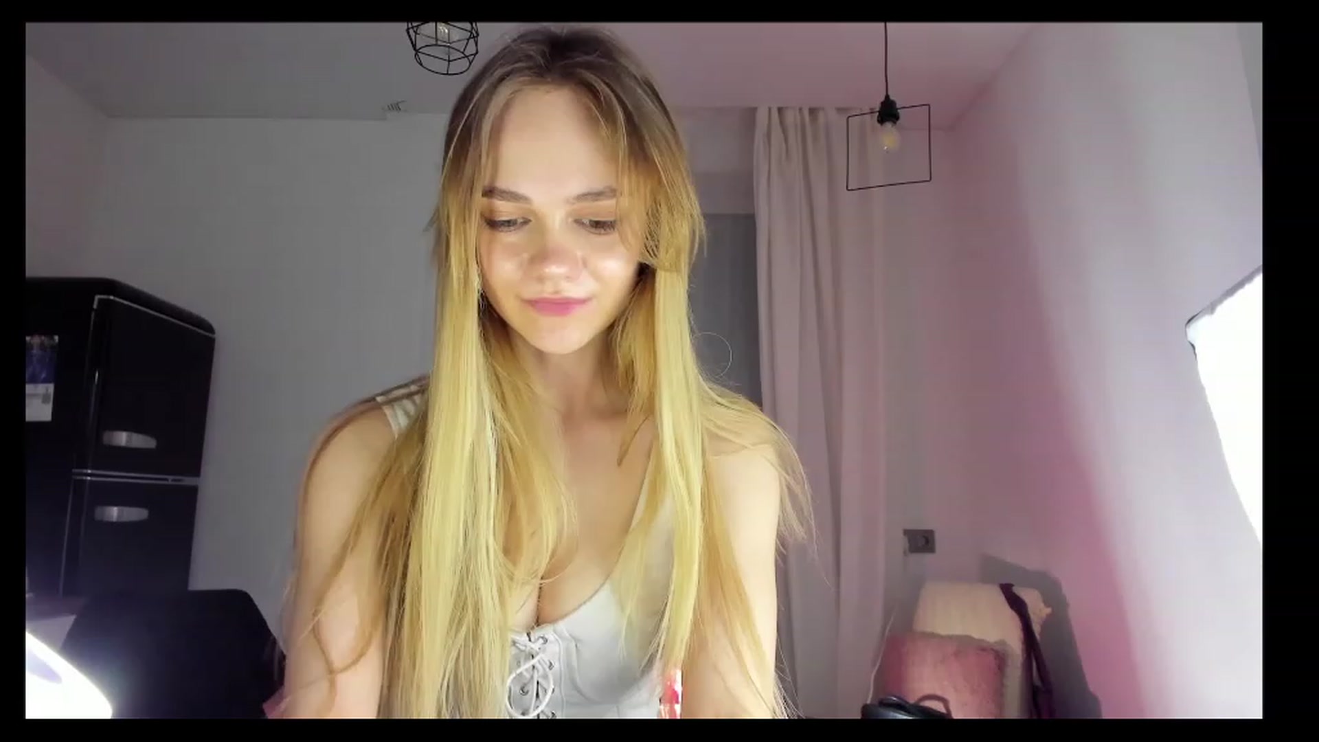 Gallery image thumbnail from SincereSin's myfreecams stream on, 04/06/2023, 20:46 image 13 of 20