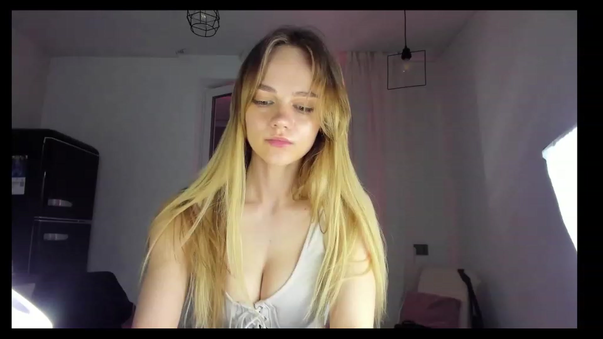 Gallery image thumbnail from SincereSin's myfreecams stream on, 04/06/2023, 20:46 image 6 of 20