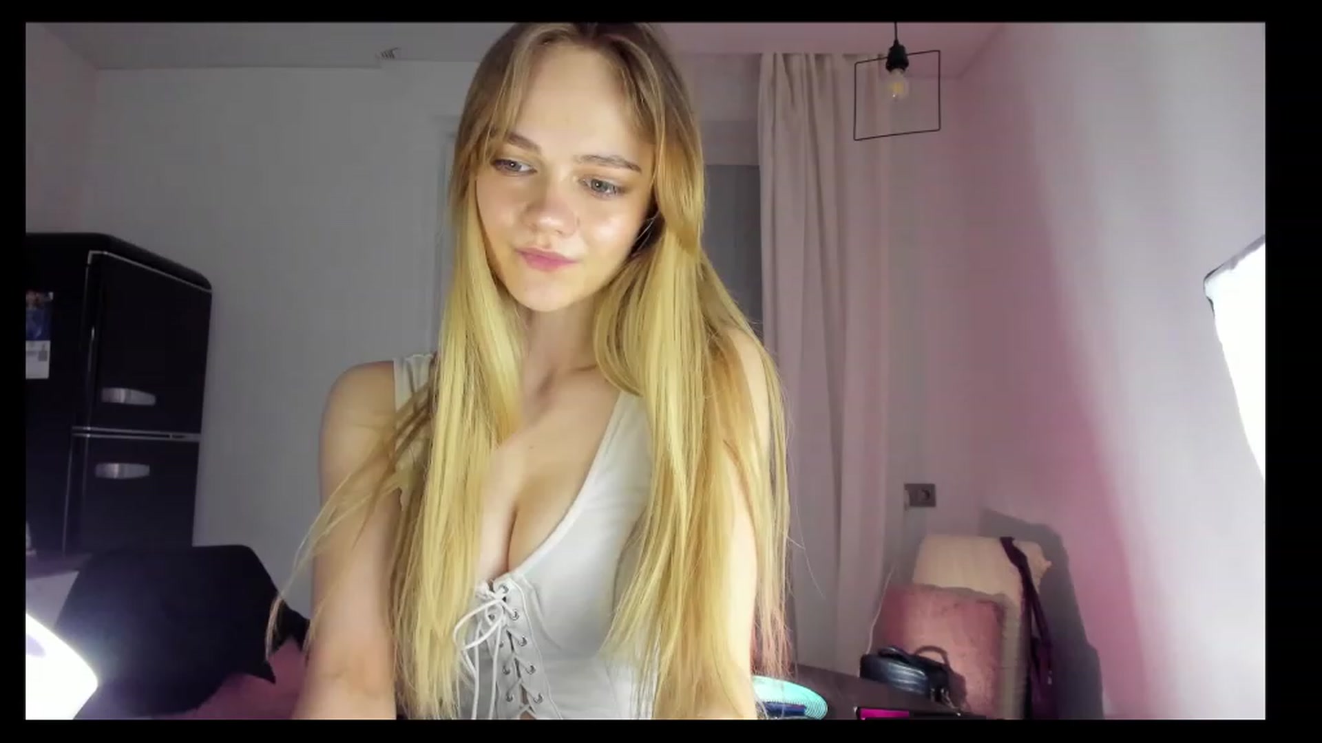 Gallery image thumbnail from SincereSin's myfreecams stream on, 04/06/2023, 20:46 image 19 of 20
