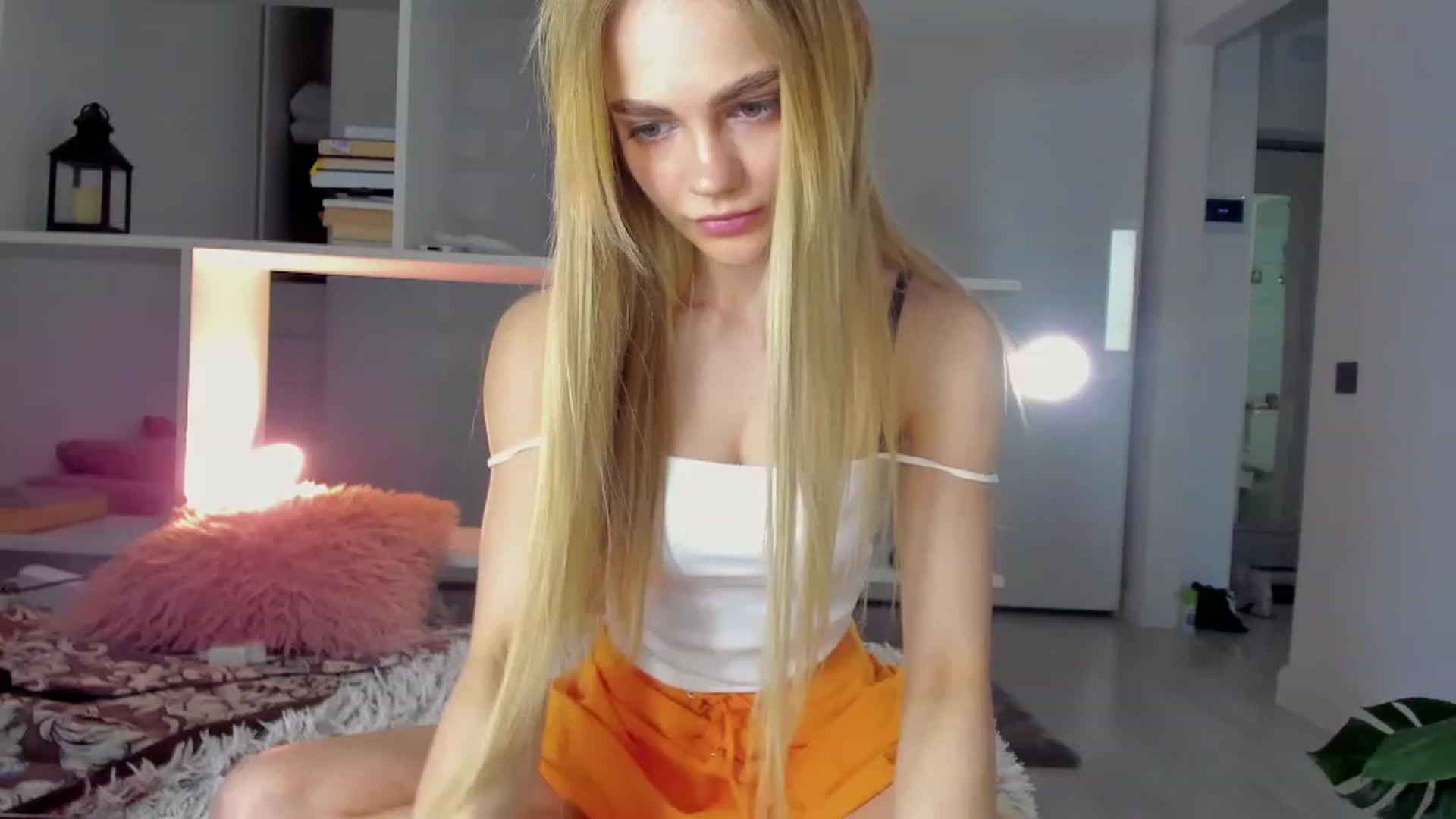 Gallery image thumbnail from SincereSin's myfreecams stream on, 05/03/2023, 03:29 image 10 of 20
