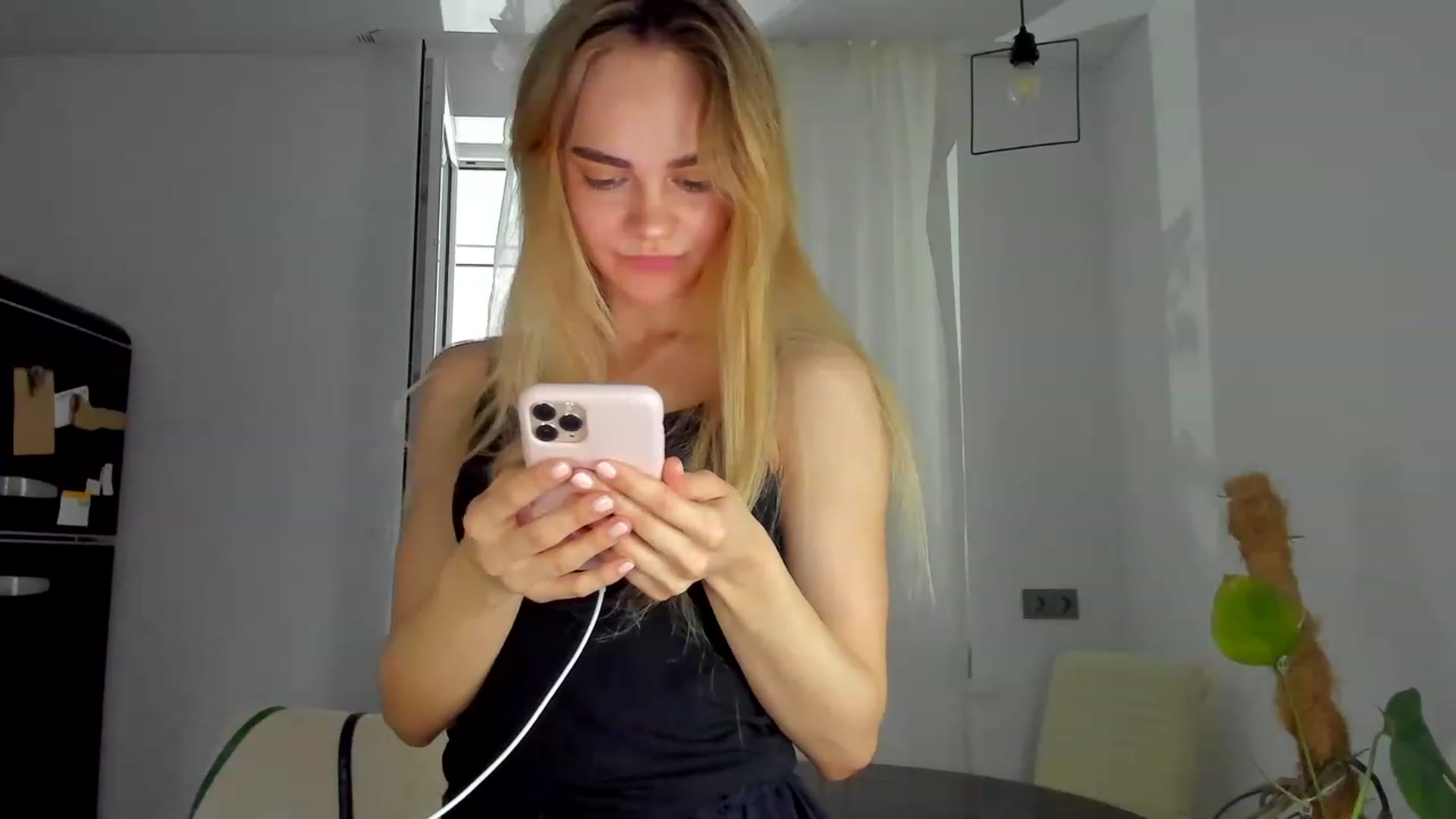 Gallery image thumbnail from SincereSin's myfreecams stream on, 06/11/2023, 17:19 image 15 of 20