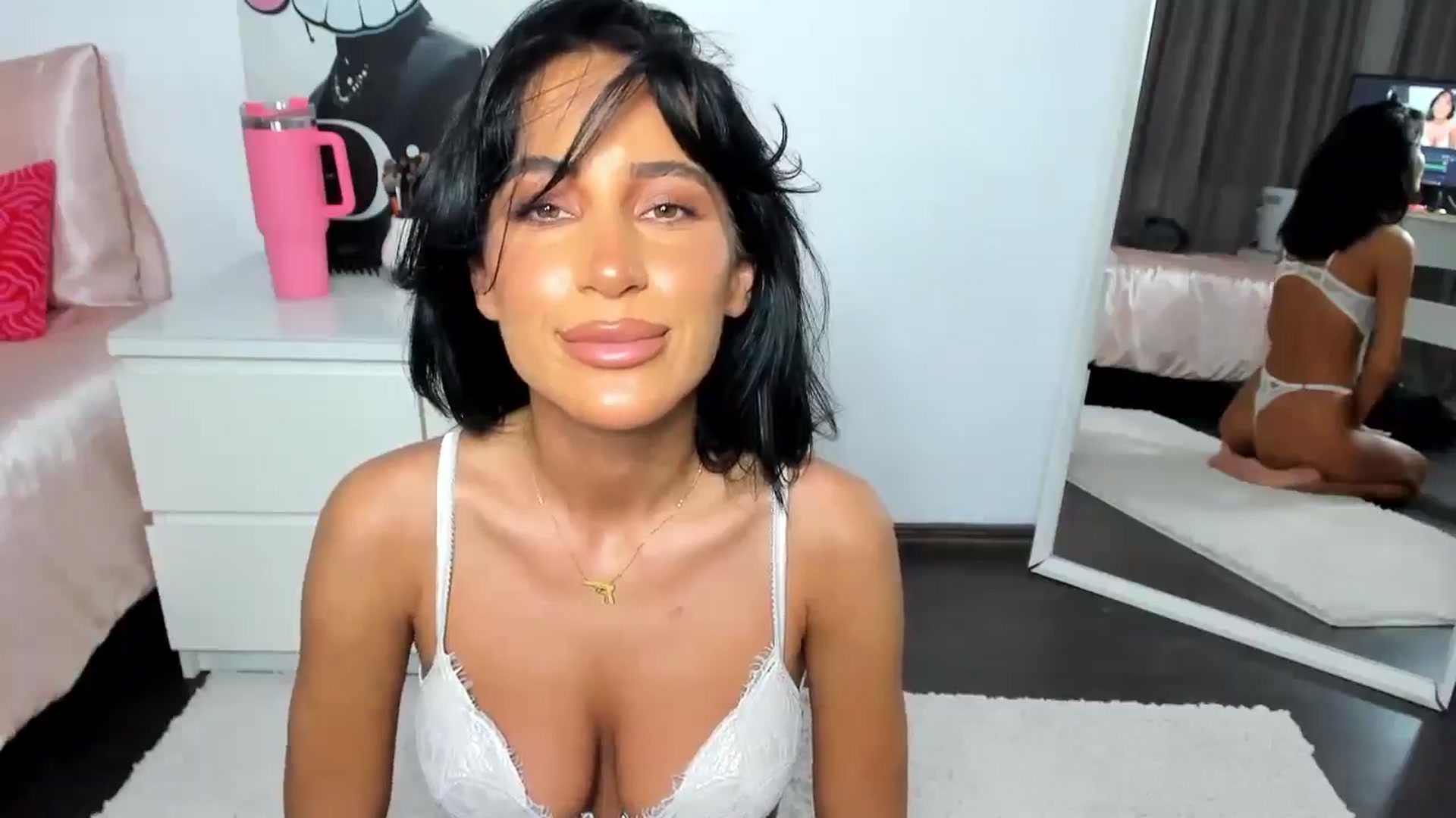 Gallery image thumbnail from SincerelyC's myfreecams stream on, 07/29/2025, 01:10 image 16 of 20