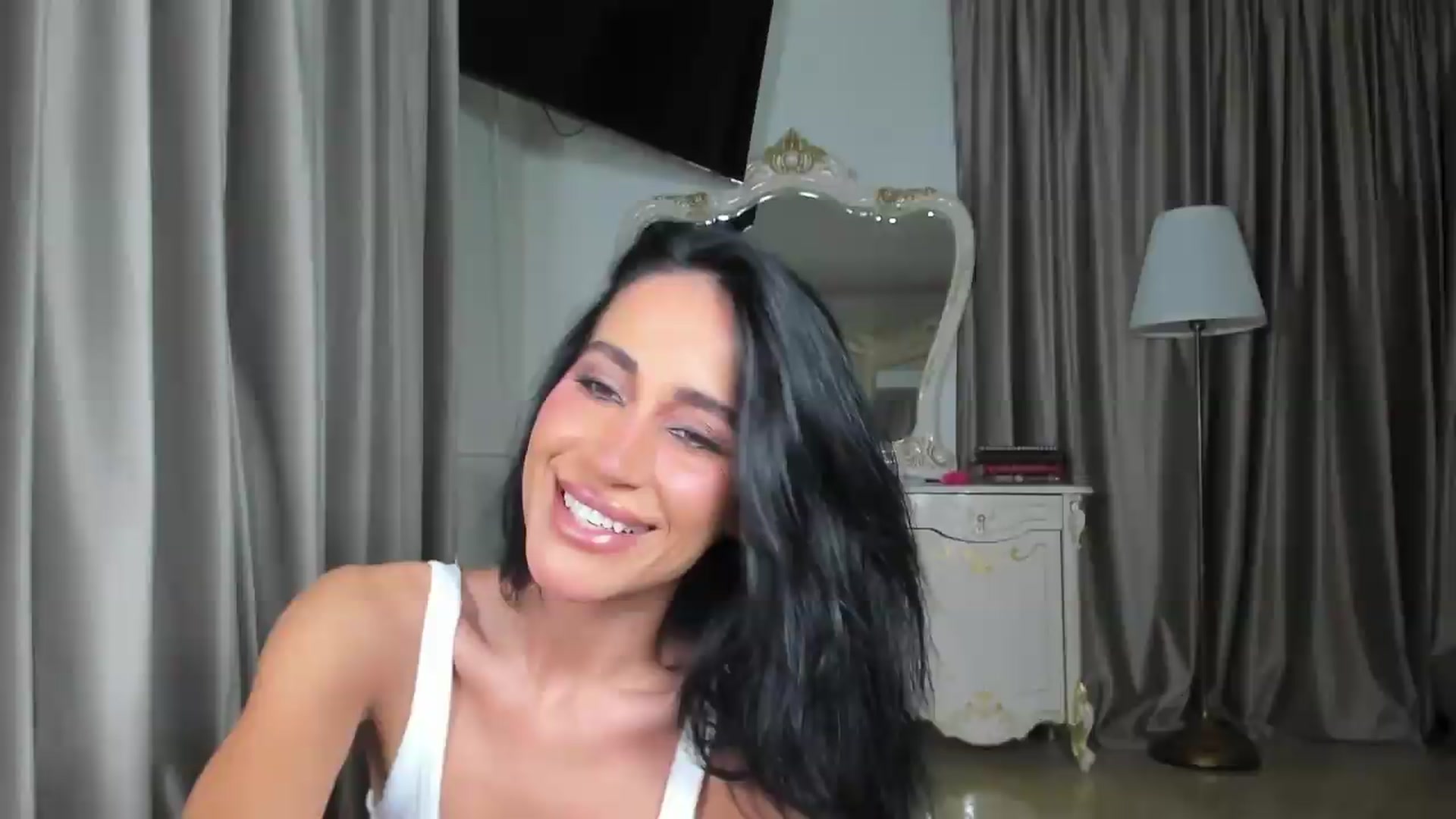 Gallery image thumbnail from SincerelyC's myfreecams stream on, 09/21/2026, 22:22 image 17 of 20