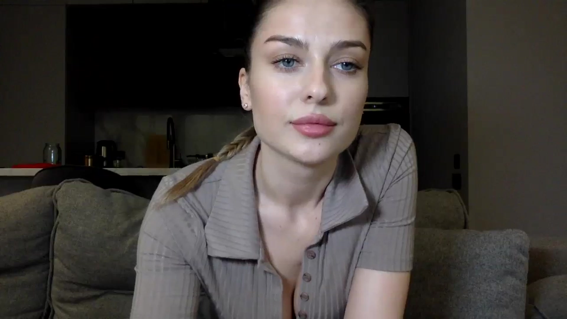 Gallery image thumbnail from SindiMoon's myfreecams stream on, 03/05/2024, 18:07 image 2 of 20