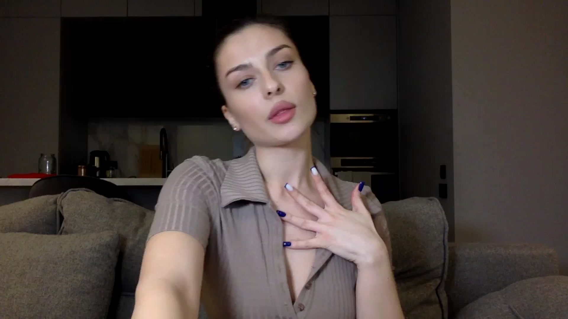 Gallery image thumbnail from SindiMoon's myfreecams stream on, 03/05/2024, 18:07 image 12 of 20