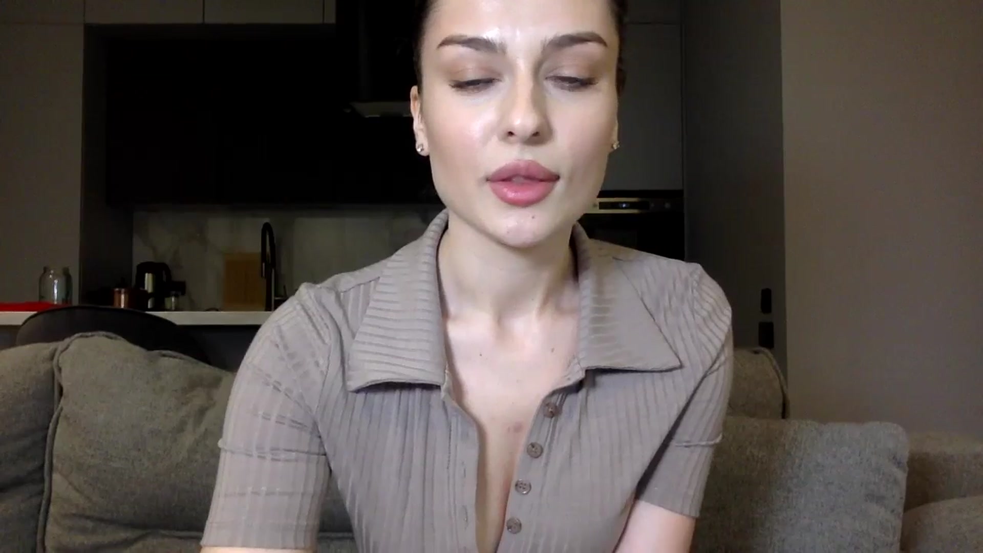 Gallery image thumbnail from SindiMoon's myfreecams stream on, 03/05/2024, 18:07 image 8 of 20