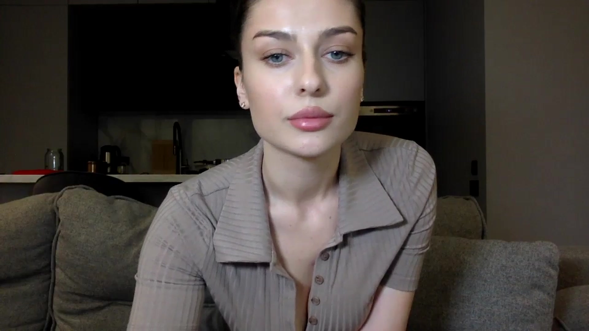 Gallery image thumbnail from SindiMoon's myfreecams stream on, 03/05/2024, 18:07 image 4 of 20