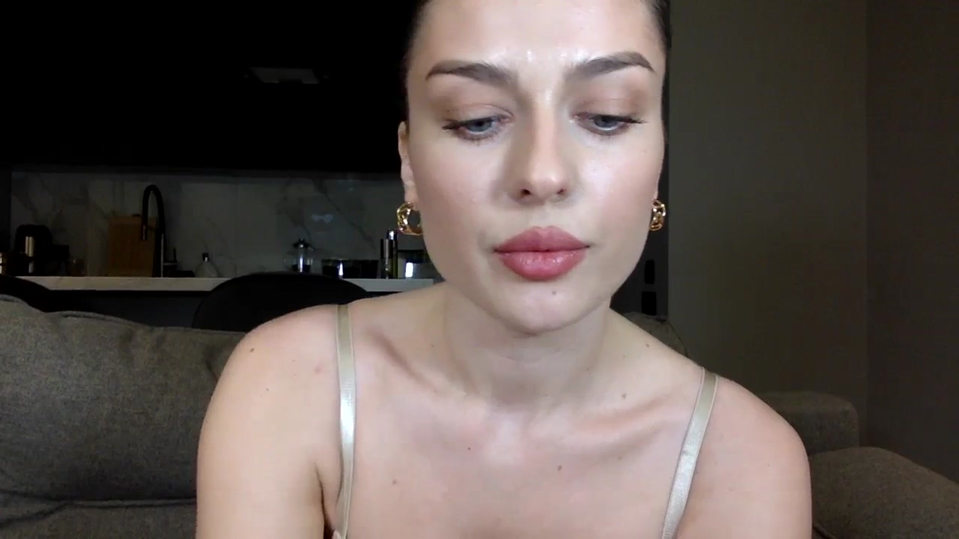 Gallery image thumbnail from SindiMoon's myfreecams stream on, 03/09/2024, 18:56 image 15 of 20