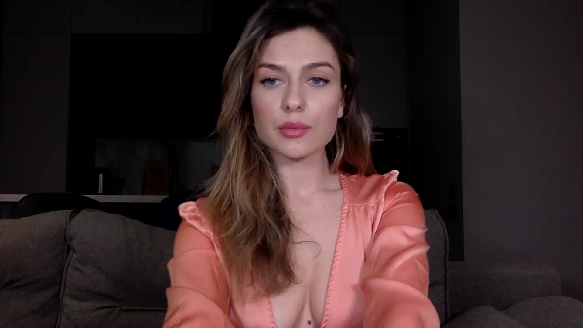 Gallery image thumbnail from SindiMoon's myfreecams stream on, 03/23/2024, 23:23 image 4 of 20
