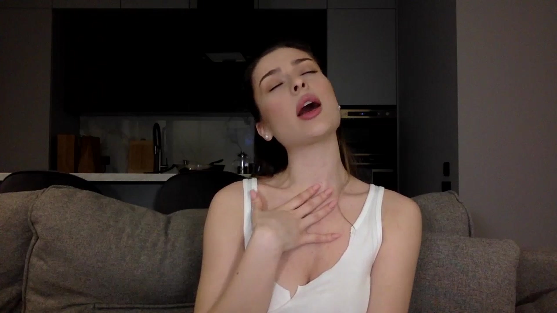 Gallery image thumbnail from SindiMoon's myfreecams stream on, 03/25/2024, 20:24 image 18 of 20