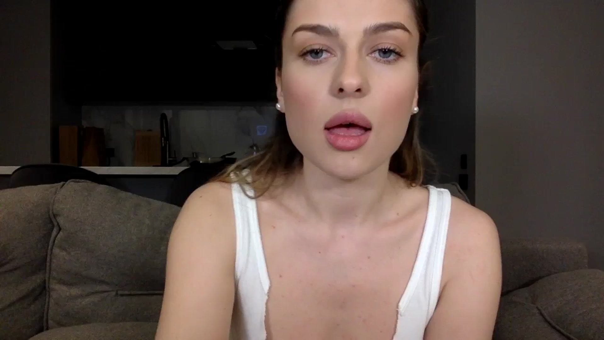 Gallery image thumbnail from SindiMoon's myfreecams stream on, 03/25/2024, 20:56 image 19 of 20