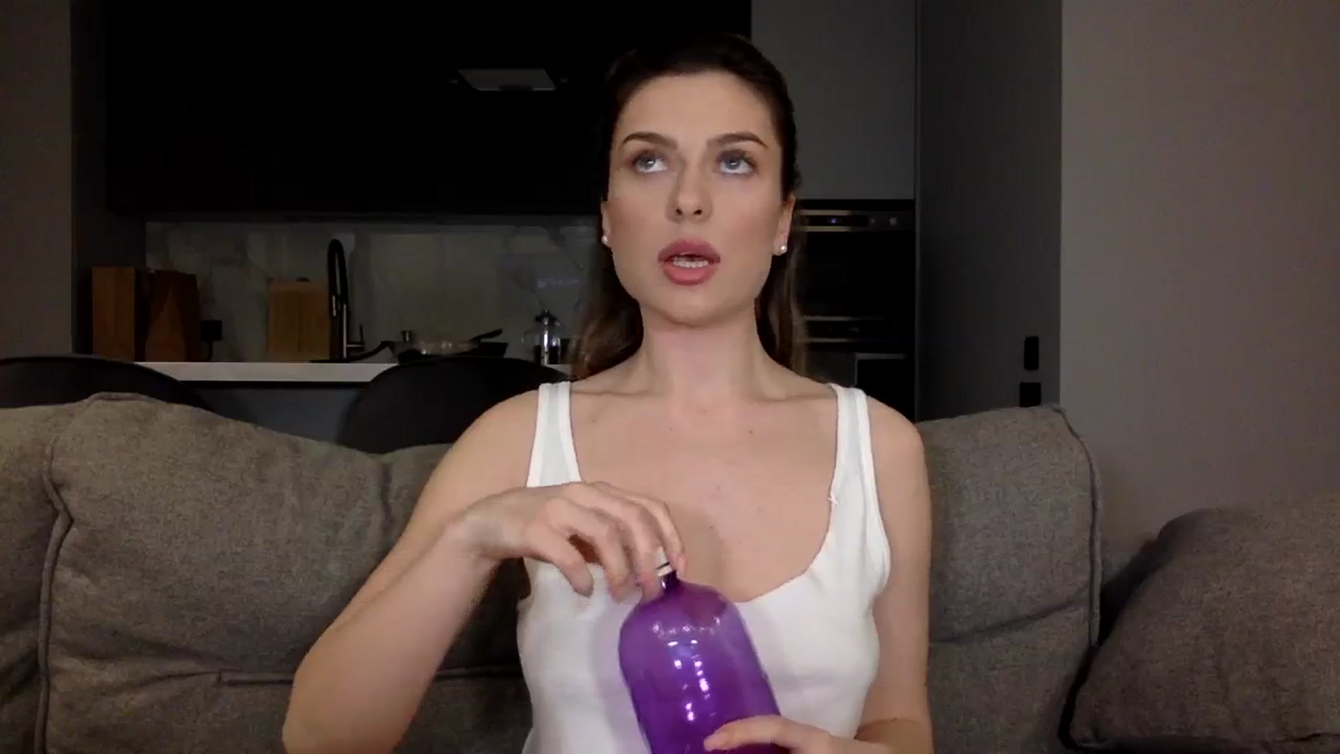 Gallery image thumbnail from SindiMoon's myfreecams stream on, 03/25/2024, 22:04 image 16 of 20