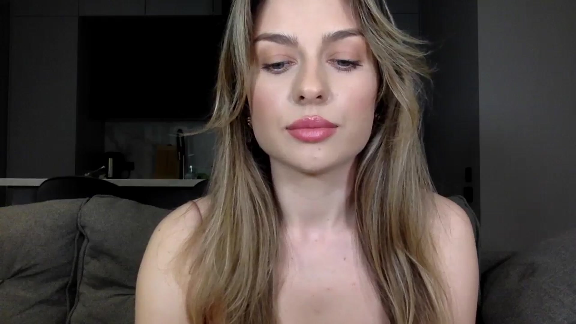 Gallery image thumbnail from SindiMoon's myfreecams stream on, 03/27/2024, 17:09 image 13 of 20