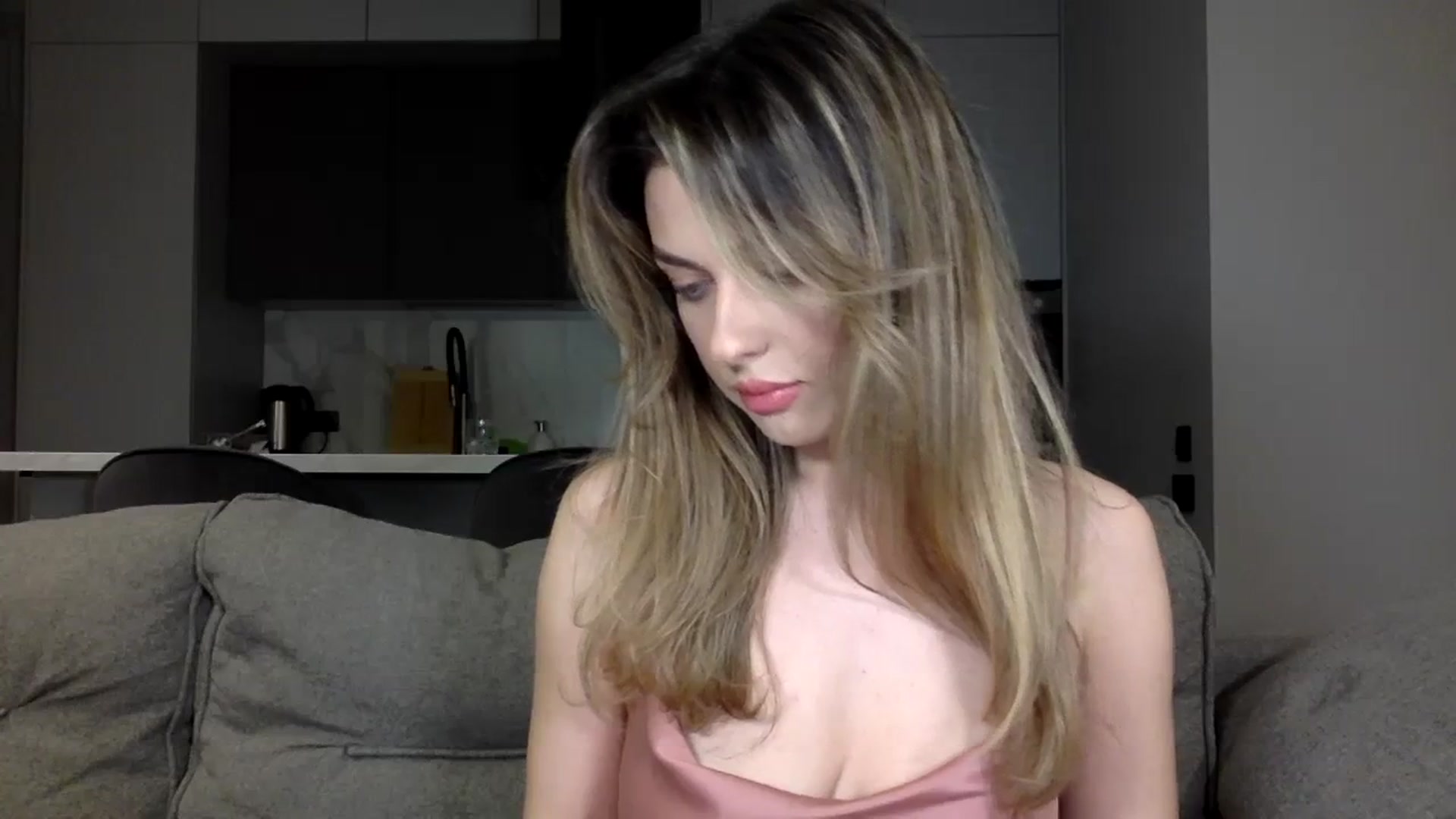 Gallery image thumbnail from SindiMoon's myfreecams stream on, 03/27/2024, 17:09 image 10 of 20