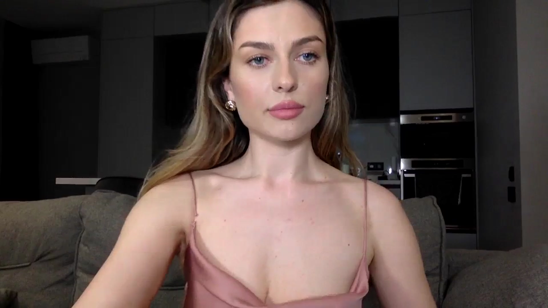 Gallery image thumbnail from SindiMoon's myfreecams stream on, 03/27/2024, 22:18 image 13 of 20